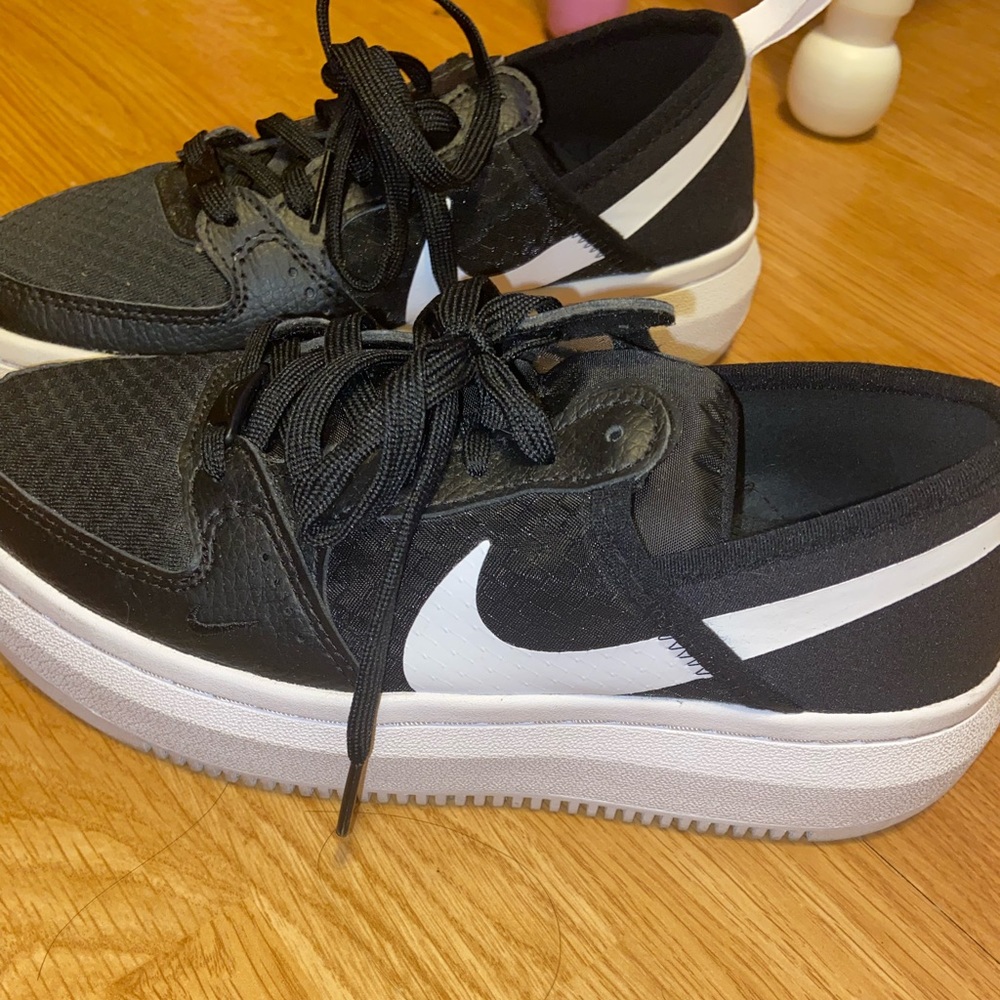 Women’s Nike shoes